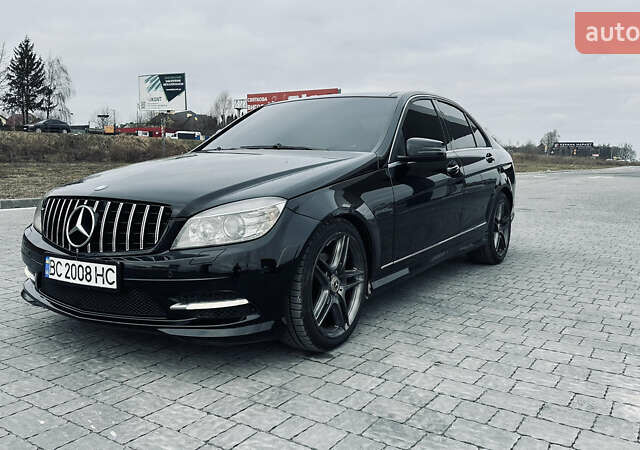 Черный Мерседес Ц-Класс, объемом двигателя 3 л и пробегом 172 тыс. км за 10800 $, фото 1 на Automoto.ua
