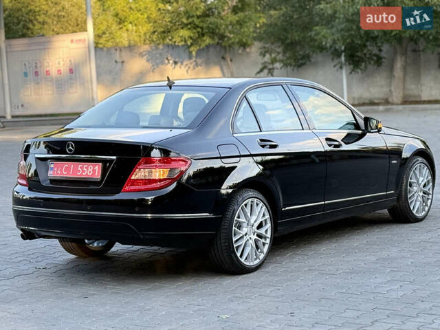 Чорний Мерседес Ц-Клас, об'ємом двигуна 1.8 л та пробігом 215 тис. км за 10999 $, фото 11 на Automoto.ua