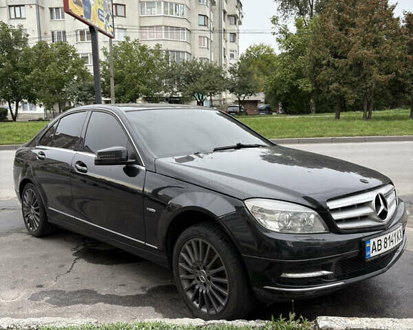 Чорний Мерседес Ц-Клас, об'ємом двигуна 2.14 л та пробігом 295 тис. км за 6500 $, фото 2 на Automoto.ua