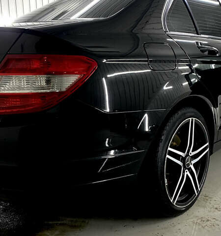 Черный Мерседес Ц-Класс, объемом двигателя 2.2 л и пробегом 253 тыс. км за 9800 $, фото 10 на Automoto.ua