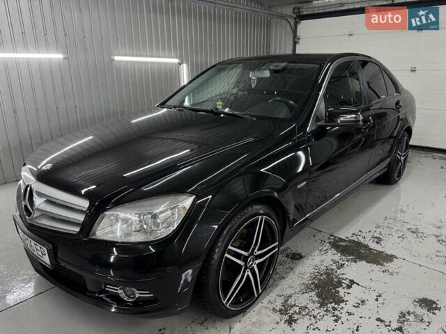 Черный Мерседес Ц-Класс, объемом двигателя 2.2 л и пробегом 253 тыс. км за 9800 $, фото 4 на Automoto.ua