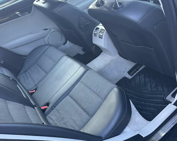 Чорний Мерседес Ц-Клас, об'ємом двигуна 2.2 л та пробігом 255 тис. км за 10650 $, фото 12 на Automoto.ua