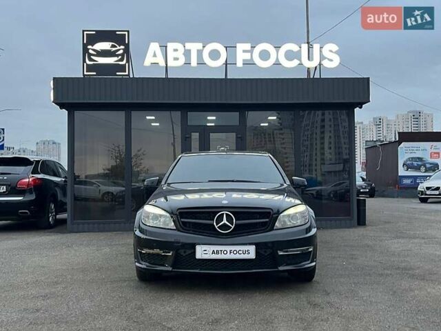Черный Мерседес Ц-Класс, объемом двигателя 1.8 л и пробегом 256 тыс. км за 8990 $, фото 2 на Automoto.ua
