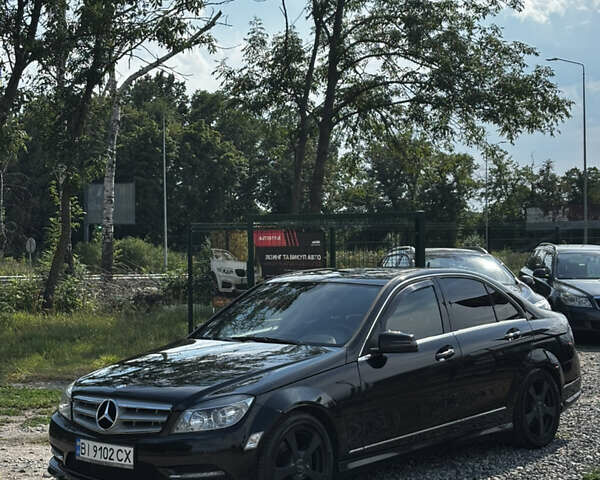 Чорний Мерседес Ц-Клас, об'ємом двигуна 2.5 л та пробігом 187 тис. км за 9800 $, фото 3 на Automoto.ua