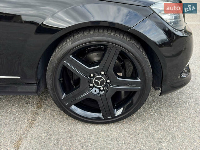 Чорний Мерседес Ц-Клас, об'ємом двигуна 3 л та пробігом 160 тис. км за 12800 $, фото 2 на Automoto.ua