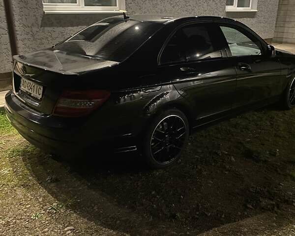 Черный Мерседес Ц-Класс, объемом двигателя 3 л и пробегом 222 тыс. км за 13200 $, фото 18 на Automoto.ua