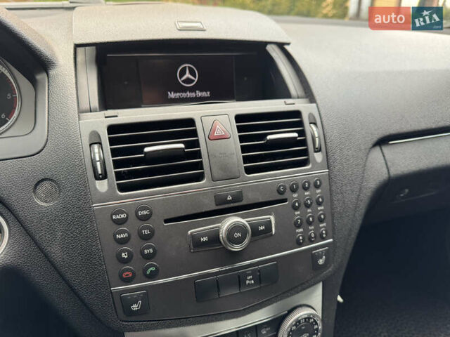 Чорний Мерседес Ц-Клас, об'ємом двигуна 2.14 л та пробігом 349 тис. км за 9950 $, фото 11 на Automoto.ua