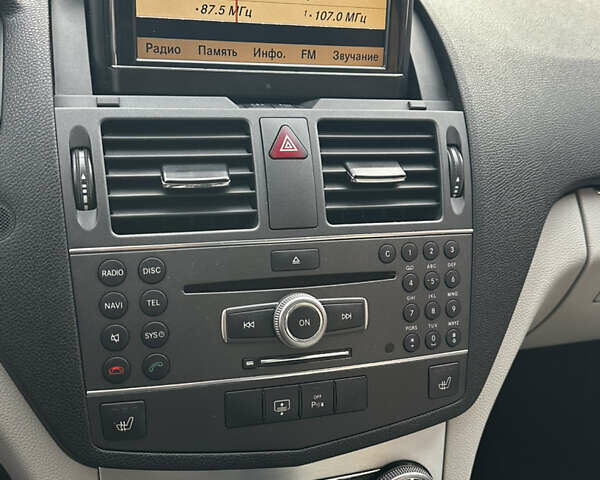 Черный Мерседес Ц-Класс, объемом двигателя 2.14 л и пробегом 160 тыс. км за 10500 $, фото 15 на Automoto.ua