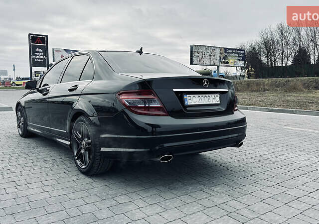 Черный Мерседес Ц-Класс, объемом двигателя 3 л и пробегом 172 тыс. км за 10800 $, фото 4 на Automoto.ua