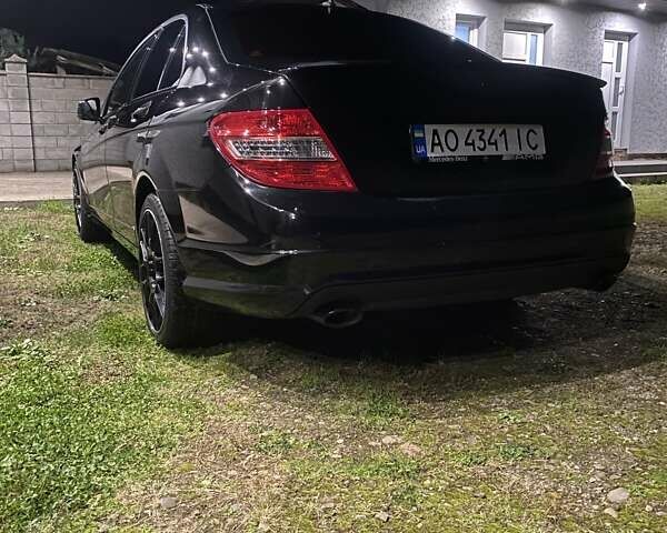 Черный Мерседес Ц-Класс, объемом двигателя 3 л и пробегом 222 тыс. км за 13200 $, фото 25 на Automoto.ua