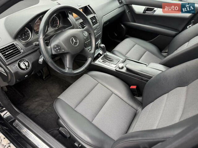 Чорний Мерседес Ц-Клас, об'ємом двигуна 1.8 л та пробігом 217 тис. км за 10850 $, фото 23 на Automoto.ua