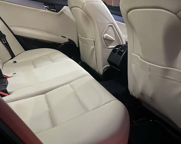 Черный Мерседес Ц-Класс, объемом двигателя 3 л и пробегом 222 тыс. км за 13200 $, фото 34 на Automoto.ua