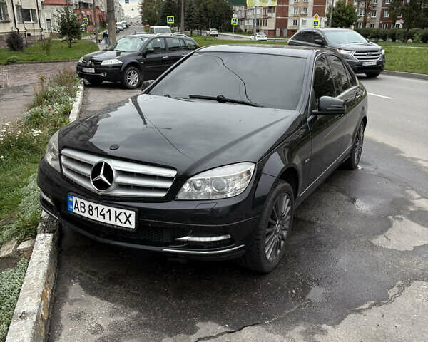 Чорний Мерседес Ц-Клас, об'ємом двигуна 2.14 л та пробігом 295 тис. км за 6500 $, фото 1 на Automoto.ua