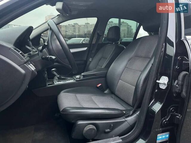 Черный Мерседес Ц-Класс, объемом двигателя 1.8 л и пробегом 256 тыс. км за 8990 $, фото 8 на Automoto.ua