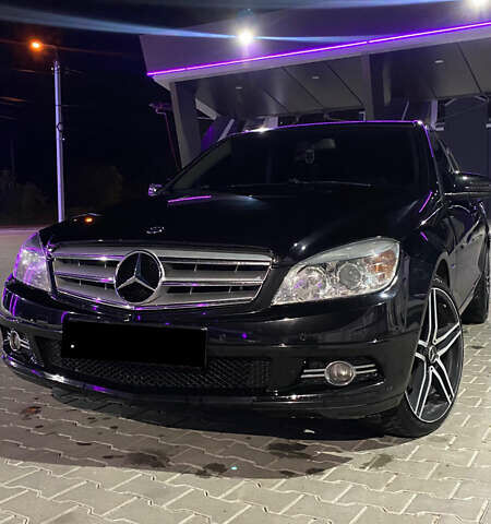 Черный Мерседес Ц-Класс, объемом двигателя 2.2 л и пробегом 253 тыс. км за 9800 $, фото 15 на Automoto.ua