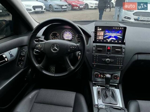 Черный Мерседес Ц-Класс, объемом двигателя 1.8 л и пробегом 256 тыс. км за 8990 $, фото 13 на Automoto.ua