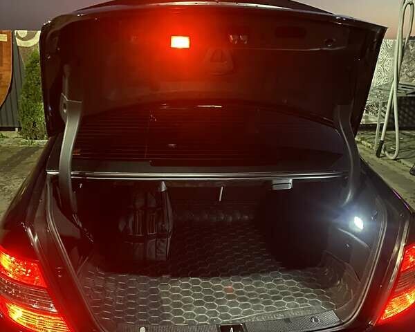 Черный Мерседес Ц-Класс, объемом двигателя 3 л и пробегом 222 тыс. км за 13200 $, фото 9 на Automoto.ua