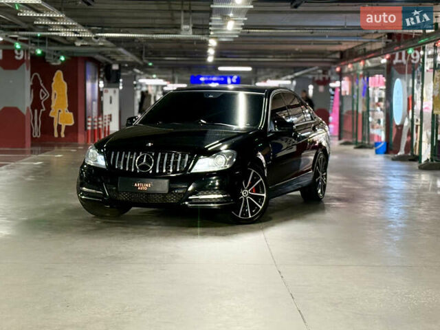 Мерседес Ц-Клас 2011 у Харкові на Automoto.ua Чорний Мерседес Ц-Клас, об'ємом двигуна 1.8 л та пробігом 280 тис. км за 12900 $, фото 27 на Automoto.ua