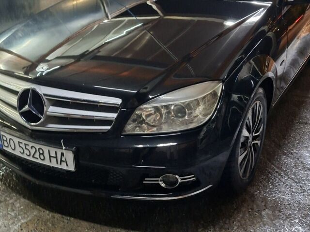 Чорний Мерседес Ц-Клас, об'ємом двигуна 1.8 л та пробігом 180 тис. км за 10500 $, фото 2 на Automoto.ua