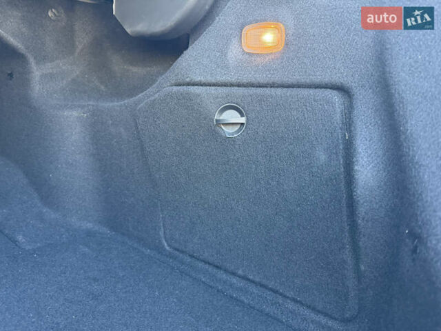 Мерседес Ц-Класс 2011 в Киеве на Automoto.ua Черный Мерседес Ц-Класс, объемом двигателя 1.8 л и пробегом 147 тыс. км за 12000 $, фото 23 на Automoto.ua