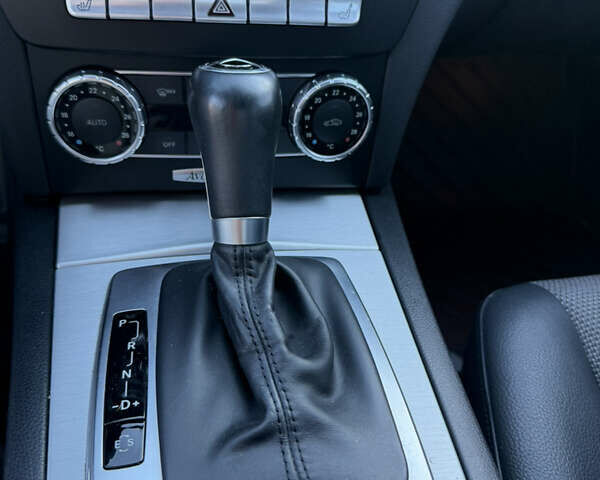 Черный Мерседес Ц-Класс, объемом двигателя 1.8 л и пробегом 147 тыс. км за 11950 $, фото 31 на Automoto.ua