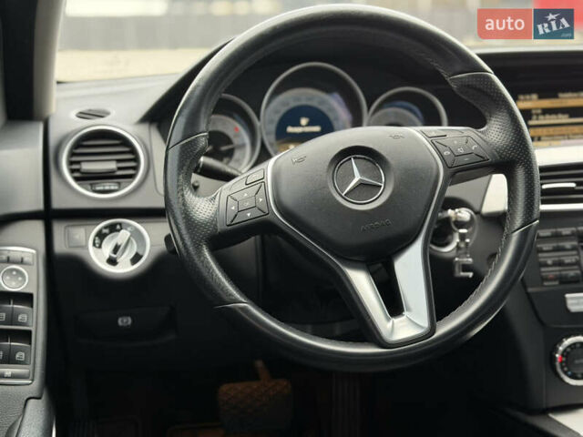 Черный Мерседес Ц-Класс, объемом двигателя 1.8 л и пробегом 147 тыс. км за 11950 $, фото 8 на Automoto.ua