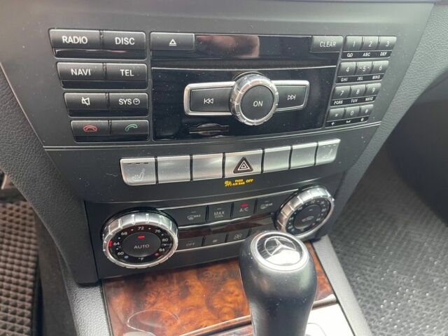 Черный Мерседес Ц-Класс, объемом двигателя 3 л и пробегом 105 тыс. км за 13400 $, фото 12 на Automoto.ua