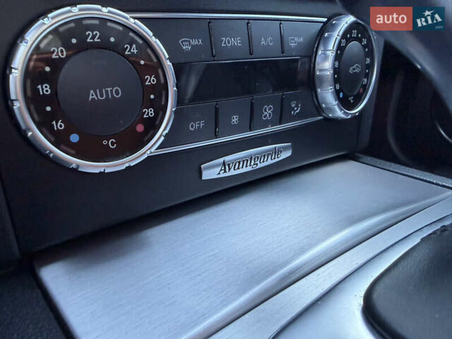 Черный Мерседес Ц-Класс, объемом двигателя 1.8 л и пробегом 147 тыс. км за 11950 $, фото 33 на Automoto.ua