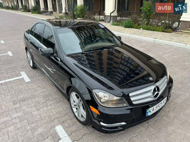 Черный Мерседес Ц-Класс, объемом двигателя 3 л и пробегом 105 тыс. км за 12000 $, фото 17 на Automoto.ua