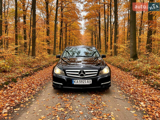 Черный Мерседес Ц-Класс, объемом двигателя 3 л и пробегом 105 тыс. км за 11555 $, фото 3 на Automoto.ua