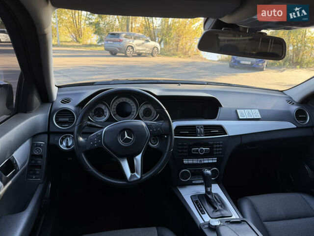 Мерседес Ц-Класс 2011 в Киеве на Automoto.ua Черный Мерседес Ц-Класс, объемом двигателя 1.8 л и пробегом 147 тыс. км за 12000 $, фото 20 на Automoto.ua