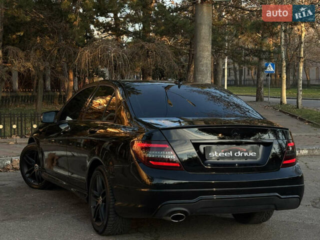 Чорний Мерседес Ц-Клас, об'ємом двигуна 1.8 л та пробігом 176 тис. км за 11999 $, фото 4 на Automoto.ua