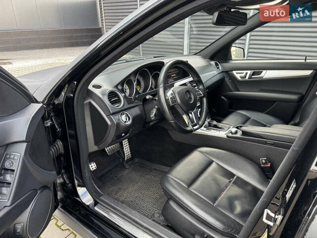Чорний Мерседес Ц-Клас, об'ємом двигуна 3 л та пробігом 314 тис. км за 9900 $, фото 10 на Automoto.ua
