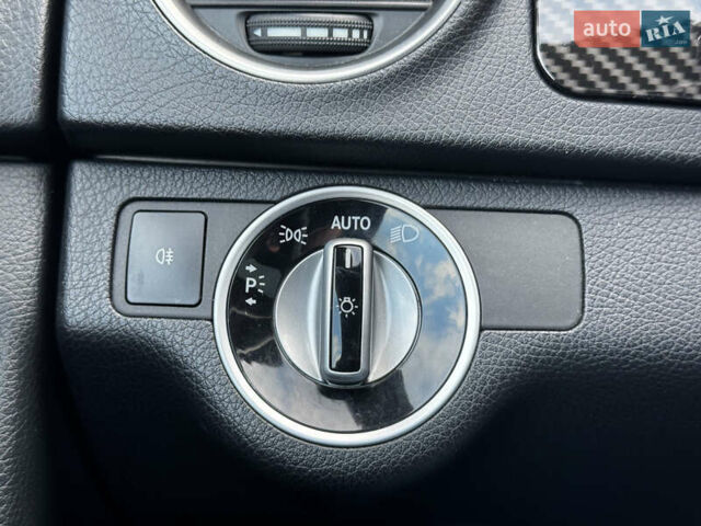 Чорний Мерседес Ц-Клас, об'ємом двигуна 3 л та пробігом 314 тис. км за 9900 $, фото 19 на Automoto.ua