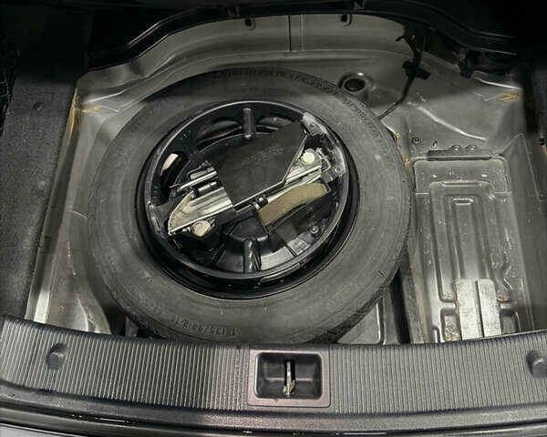 Черный Мерседес Ц-Класс, объемом двигателя 3 л и пробегом 314 тыс. км за 10500 $, фото 12 на Automoto.ua