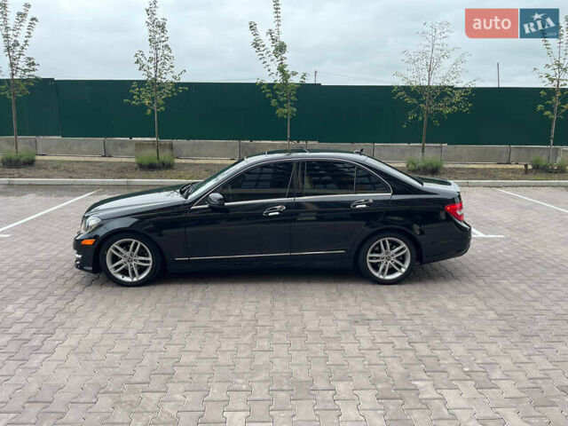Черный Мерседес Ц-Класс, объемом двигателя 3 л и пробегом 105 тыс. км за 12000 $, фото 25 на Automoto.ua