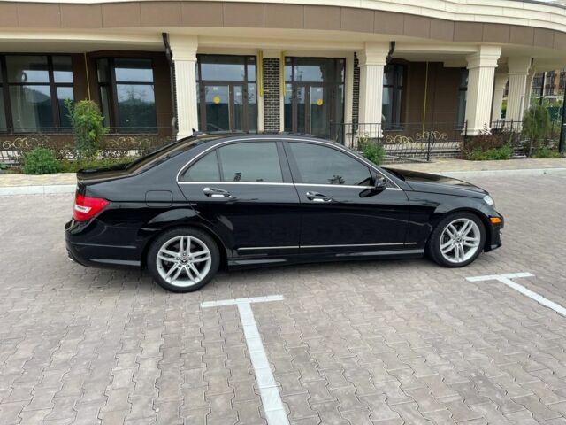 Черный Мерседес Ц-Класс, объемом двигателя 3 л и пробегом 105 тыс. км за 13400 $, фото 2 на Automoto.ua