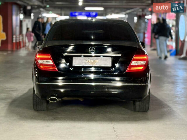 Мерседес Ц-Клас 2011 у Харкові на Automoto.ua Чорний Мерседес Ц-Клас, об'ємом двигуна 1.8 л та пробігом 280 тис. км за 12900 $, фото 3 на Automoto.ua