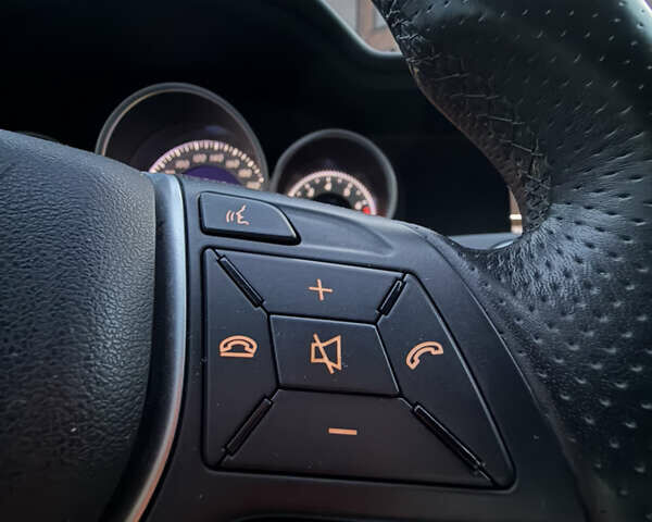 Черный Мерседес Ц-Класс, объемом двигателя 1.8 л и пробегом 147 тыс. км за 11950 $, фото 62 на Automoto.ua