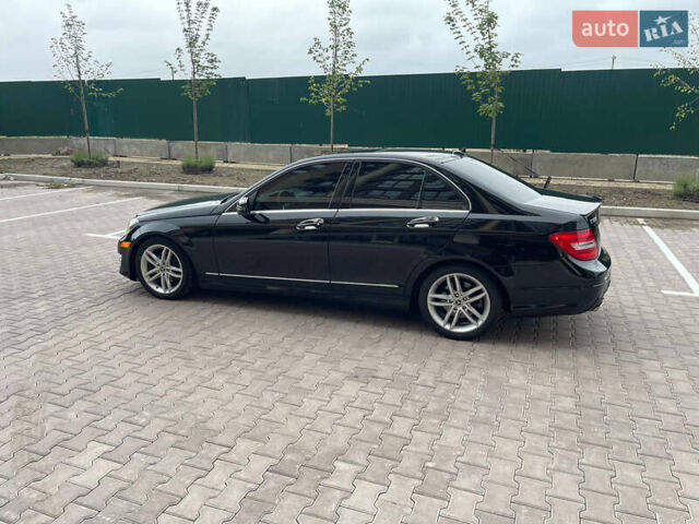 Черный Мерседес Ц-Класс, объемом двигателя 3 л и пробегом 105 тыс. км за 12000 $, фото 7 на Automoto.ua