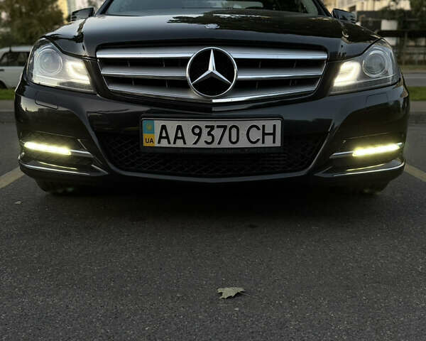 Мерседес Ц-Класс 2011 в Киеве на Automoto.ua Черный Мерседес Ц-Класс, объемом двигателя 1.8 л и пробегом 147 тыс. км за 12000 $, фото 58 на Automoto.ua