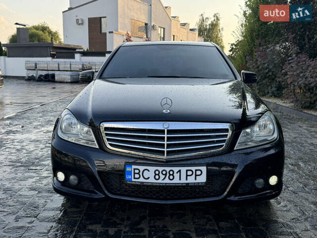 Чорний Мерседес Ц-Клас, об'ємом двигуна 1.8 л та пробігом 129 тис. км за 10800 $, фото 1 на Automoto.ua