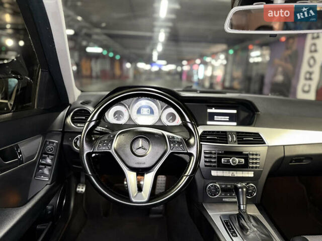 Мерседес Ц-Клас 2011 у Харкові на Automoto.ua Чорний Мерседес Ц-Клас, об'ємом двигуна 1.8 л та пробігом 280 тис. км за 12900 $, фото 11 на Automoto.ua