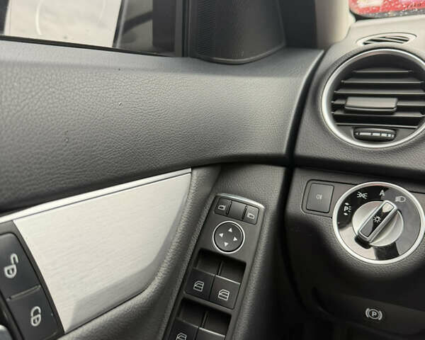 Черный Мерседес Ц-Класс, объемом двигателя 1.8 л и пробегом 147 тыс. км за 11950 $, фото 22 на Automoto.ua