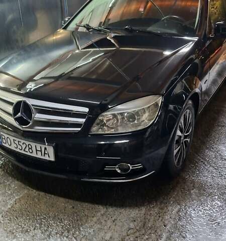 Чорний Мерседес Ц-Клас, об'ємом двигуна 1.8 л та пробігом 180 тис. км за 10500 $, фото 1 на Automoto.ua