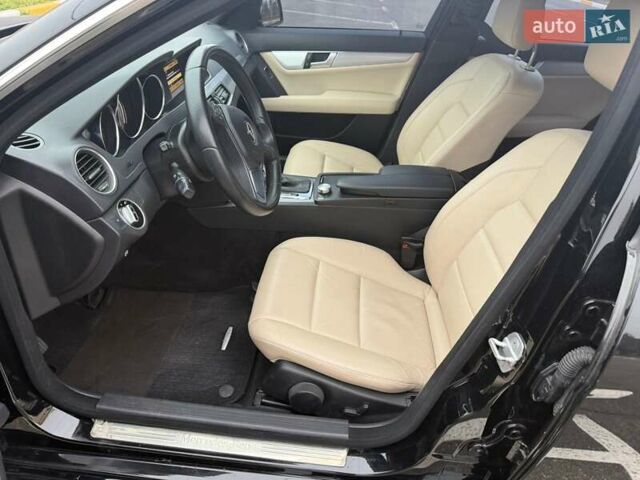 Черный Мерседес Ц-Класс, объемом двигателя 1.8 л и пробегом 59 тыс. км за 14500 $, фото 20 на Automoto.ua