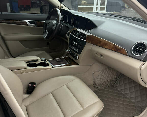 Чорний Мерседес Ц-Клас, об'ємом двигуна 1.8 л та пробігом 163 тис. км за 12599 $, фото 8 на Automoto.ua