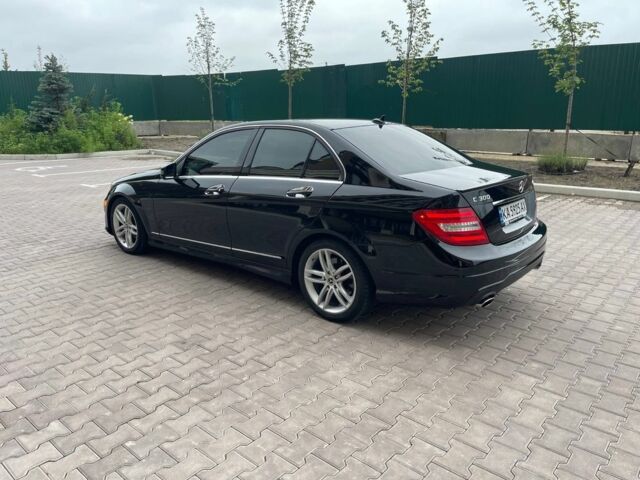 Черный Мерседес Ц-Класс, объемом двигателя 3 л и пробегом 105 тыс. км за 13400 $, фото 7 на Automoto.ua