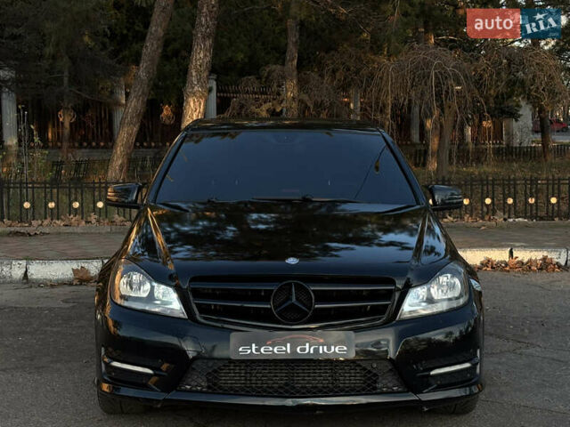 Чорний Мерседес Ц-Клас, об'ємом двигуна 1.8 л та пробігом 176 тис. км за 11999 $, фото 6 на Automoto.ua