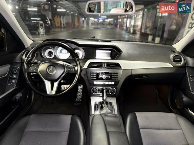 Мерседес Ц-Клас 2011 у Харкові на Automoto.ua Чорний Мерседес Ц-Клас, об'ємом двигуна 1.8 л та пробігом 280 тис. км за 12900 $, фото 7 на Automoto.ua